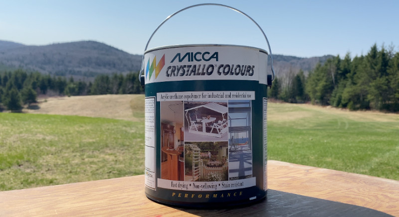 Notre choix final de peinture pour recouvrir les caissons et portes d’armoires de notre VR Notre choix de peinture de la marque Micca